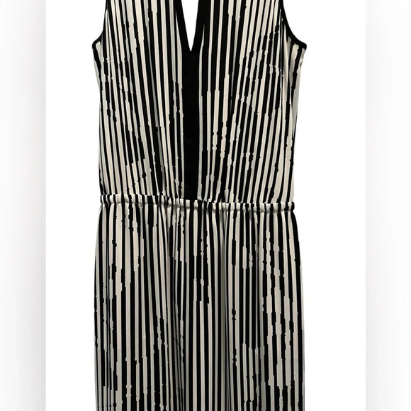 White House Black Market Panel Maxi Dress Keyhole Neck Silver Metal Clasp Size 2 - Picture 4 of 12